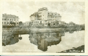 Břeclav - Rodinná a obchodní škola - pohlednice
